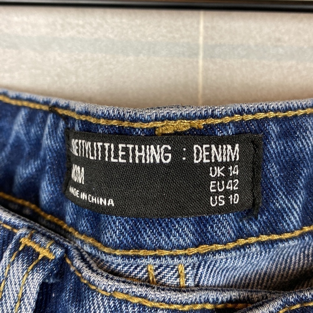 Prettylittlething cheeky jeans - Picture 5 of 7